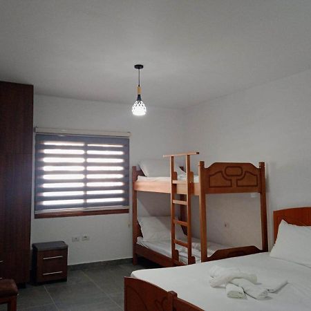 Villa Besnik, Rooms For Rent Avlonya Dış mekan fotoğraf