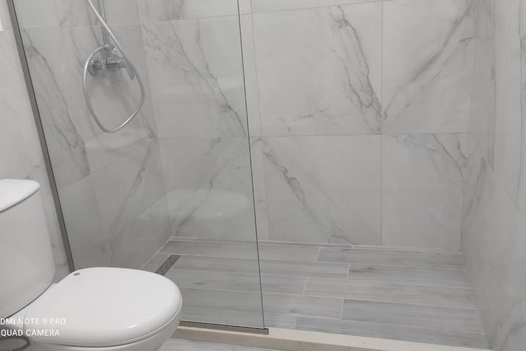 Villa Besnik, Rooms For Rent Avlonya Dış mekan fotoğraf
