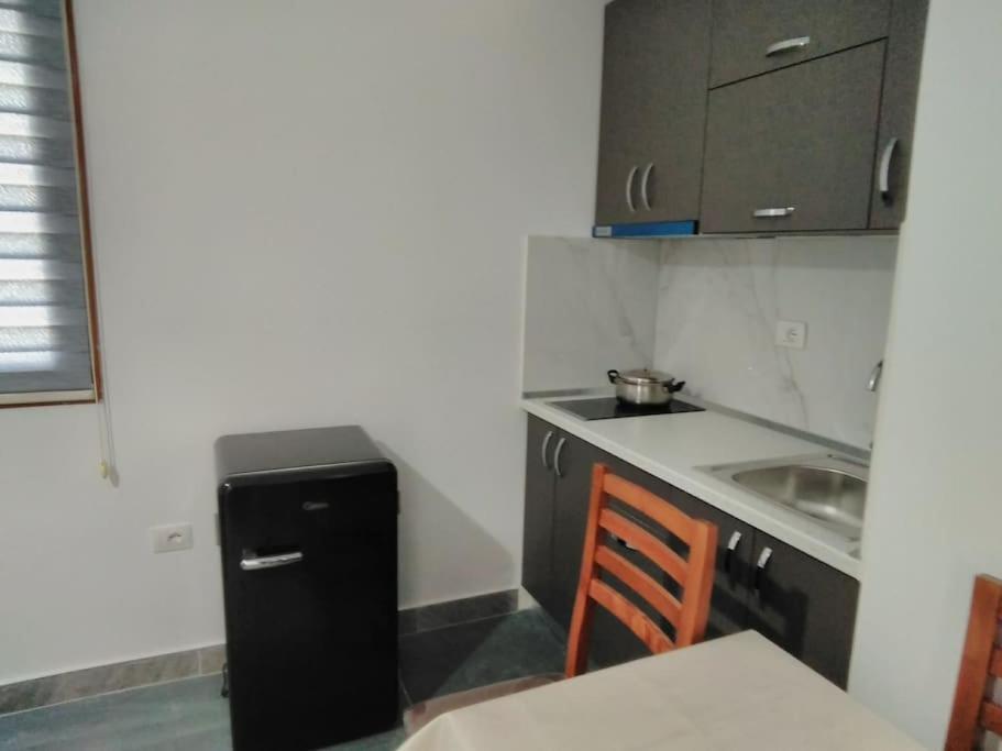 Villa Besnik, Rooms For Rent Avlonya Dış mekan fotoğraf