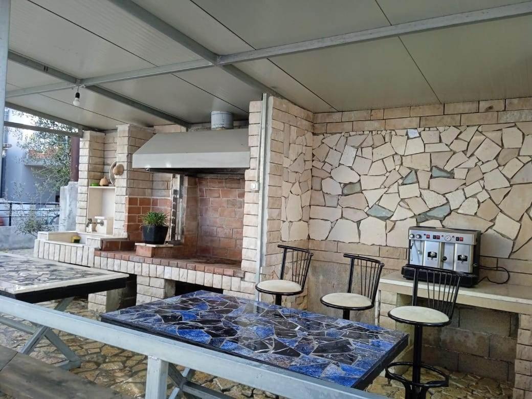 Villa Besnik, Rooms For Rent Avlonya Dış mekan fotoğraf