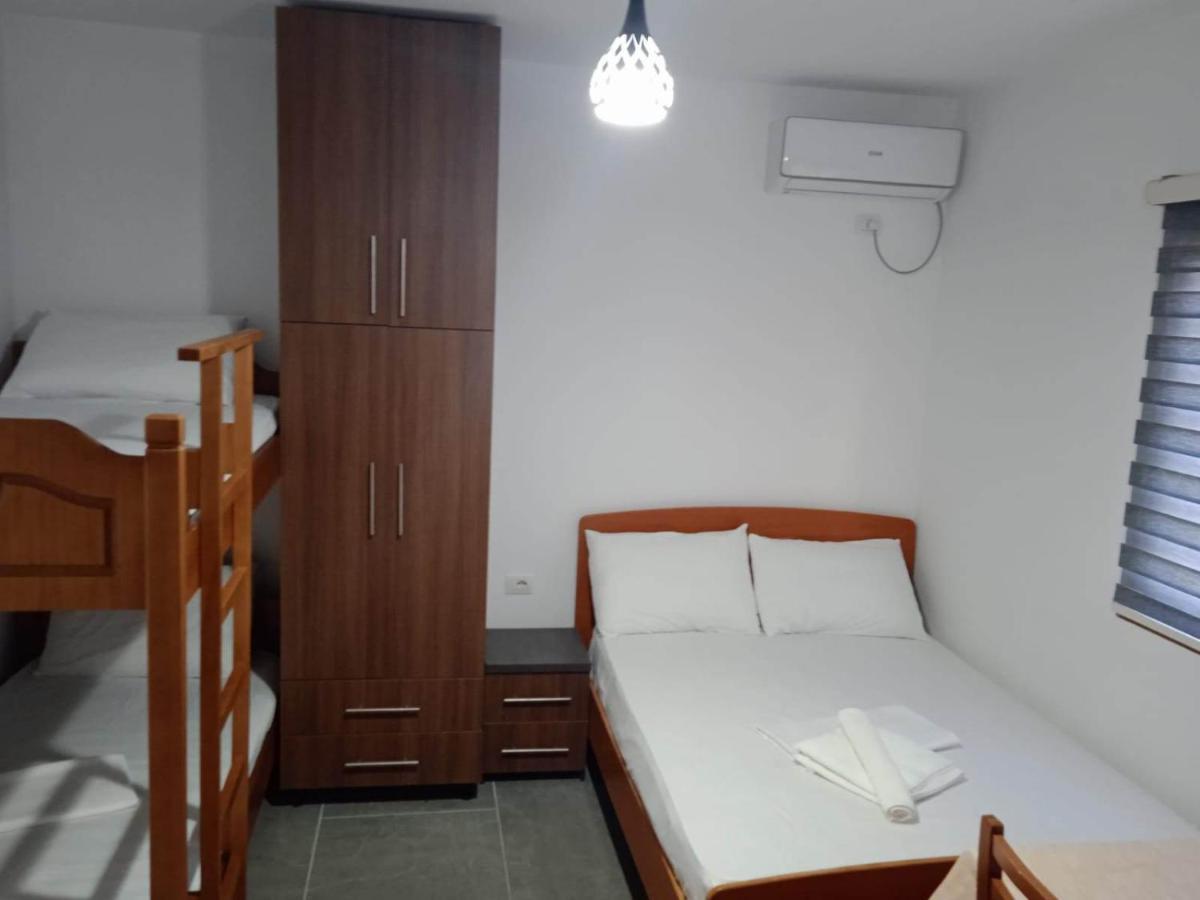 Villa Besnik, Rooms For Rent Avlonya Dış mekan fotoğraf