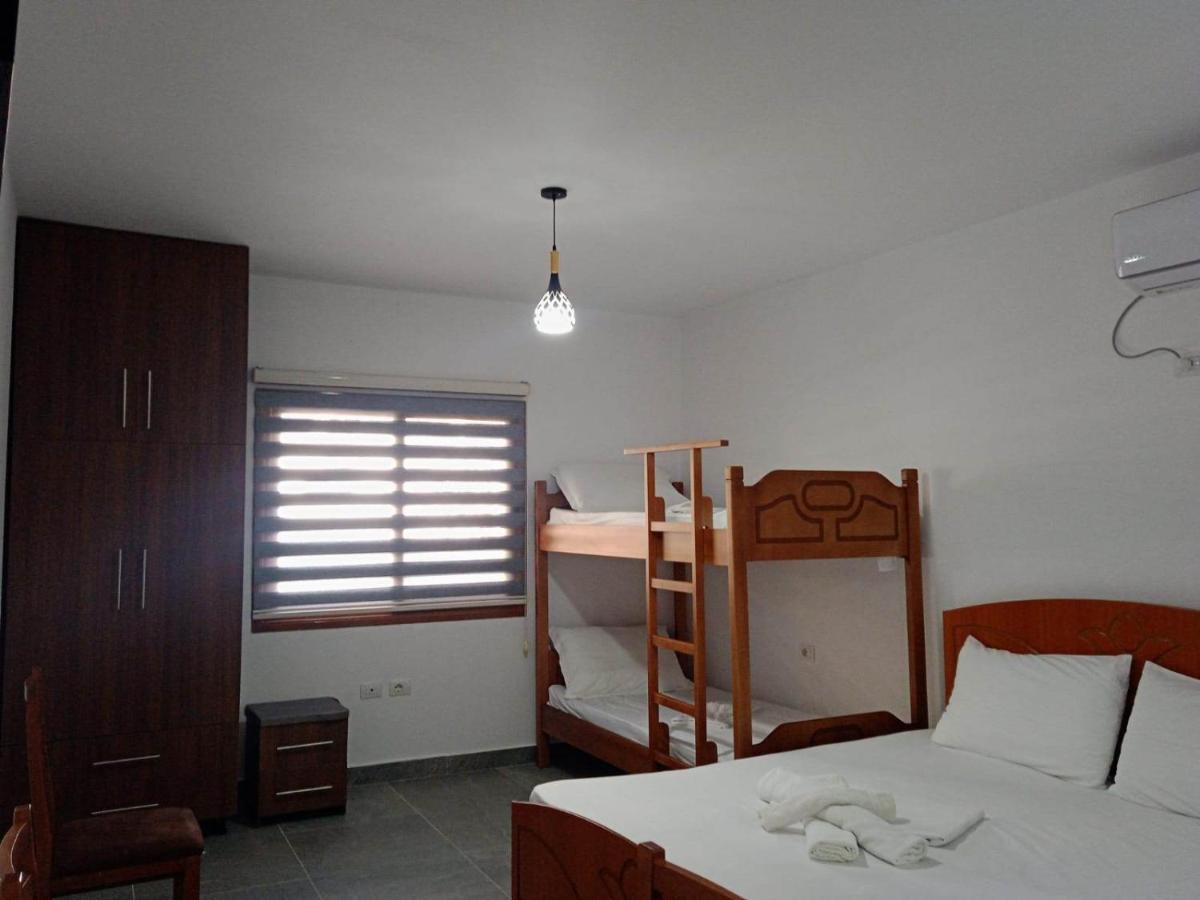 Villa Besnik, Rooms For Rent Avlonya Dış mekan fotoğraf