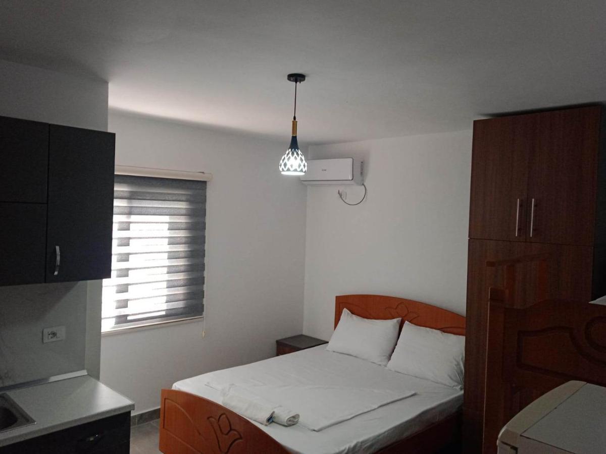 Villa Besnik, Rooms For Rent Avlonya Dış mekan fotoğraf